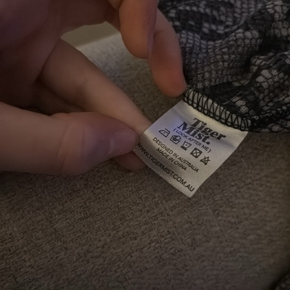 Tiger mist animal print crop top size medium. - Picture 5 of 5